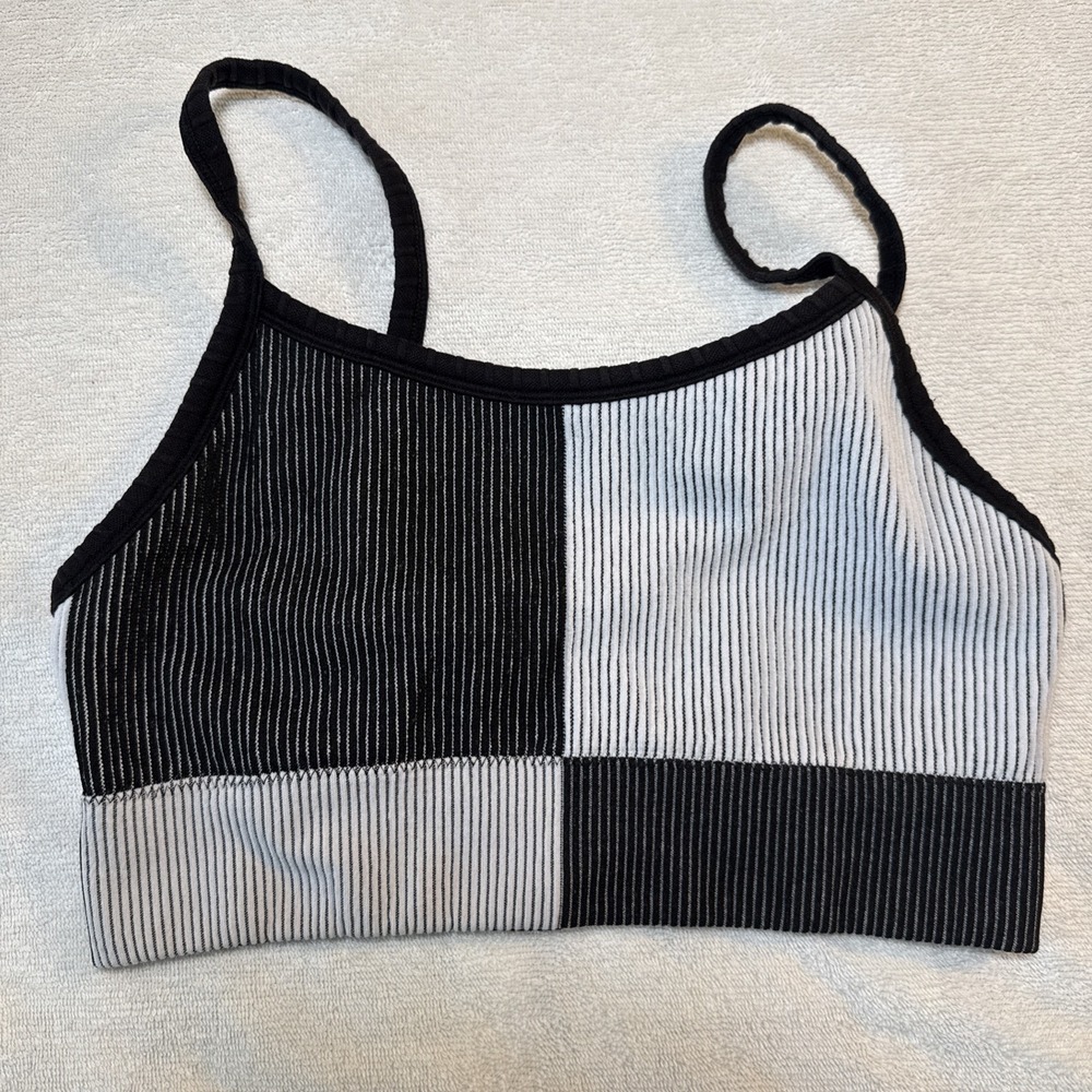 No Boundaries Sports Bra Sz M Black White Colorblock Activewear